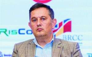 Piperea a anunţat retragerea din prim-planul politic şi revenirea la avocatură